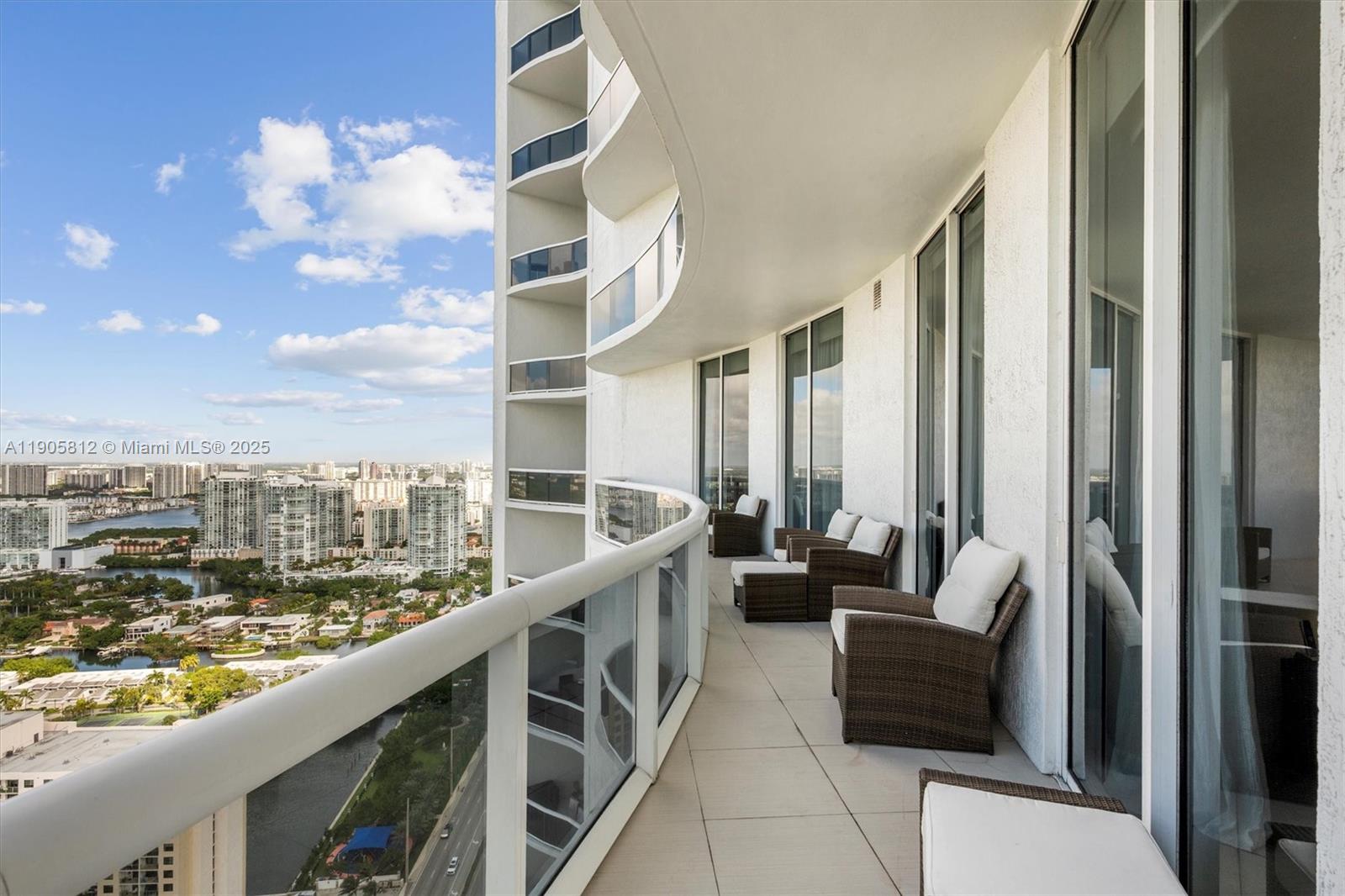TDR TOWER III CONDO - Residential