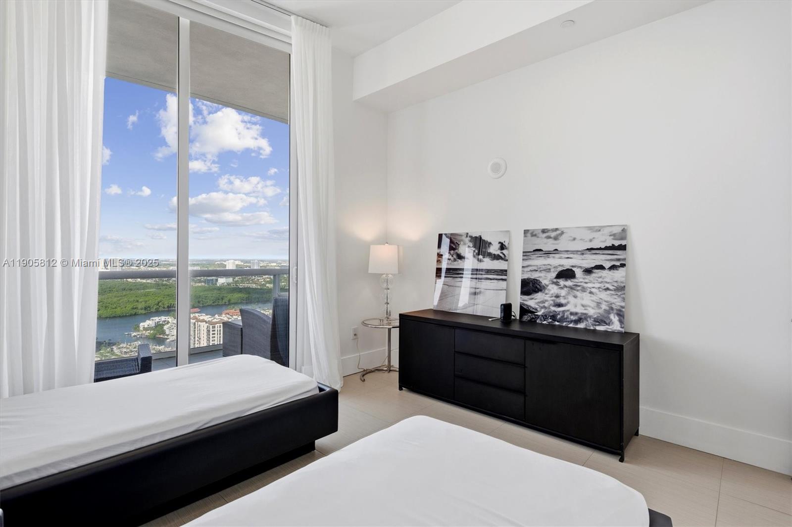 TDR TOWER III CONDO - Residential