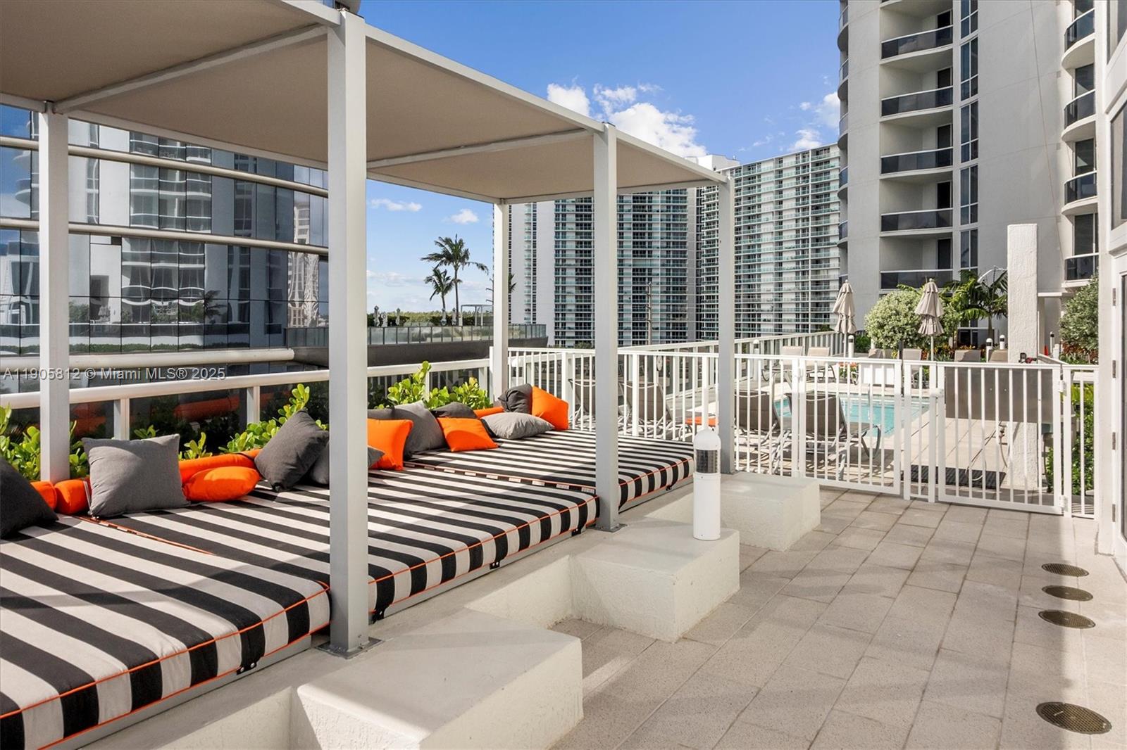 TDR TOWER III CONDO - Residential
