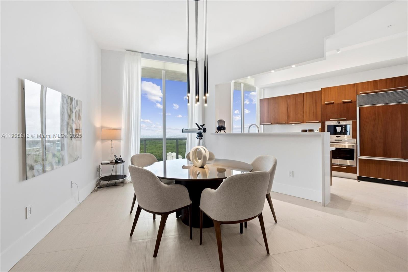 TDR TOWER III CONDO - Residential