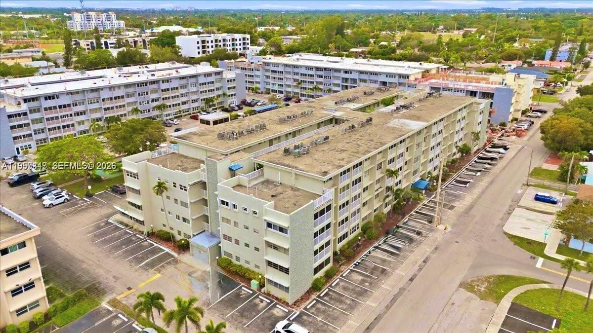 THIRD GULFSTREAM GARDEN - Residential