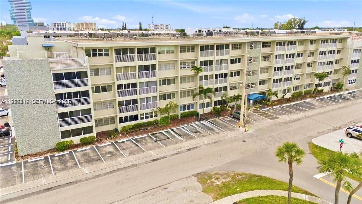 THIRD GULFSTREAM GARDEN - Residential