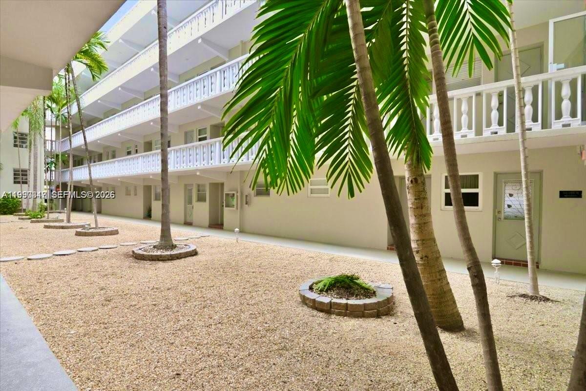 THIRD GULFSTREAM GARDEN - Residential