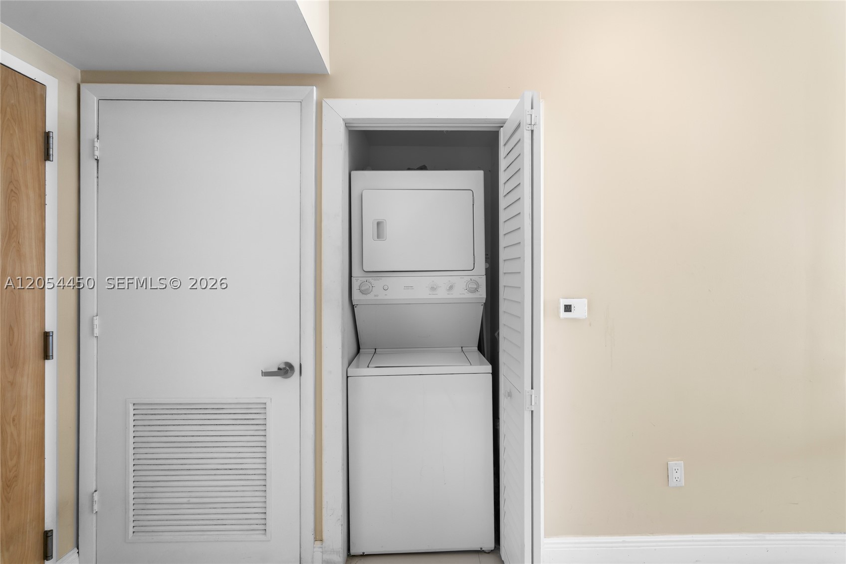 WIND CONDO - Residential Lease