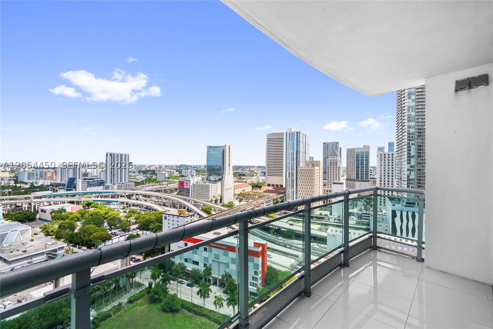 WIND CONDO - Residential Lease