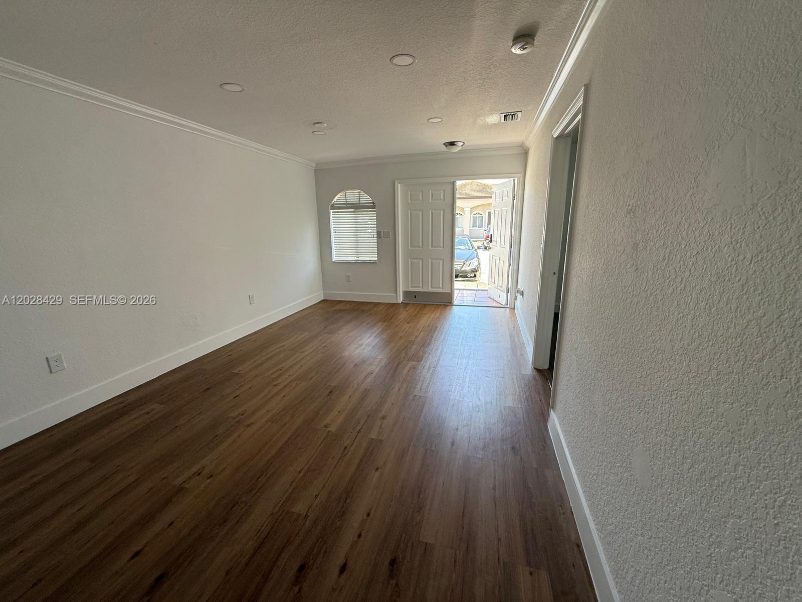 IBIS VILLA AT MIAMI GARDE - Residential