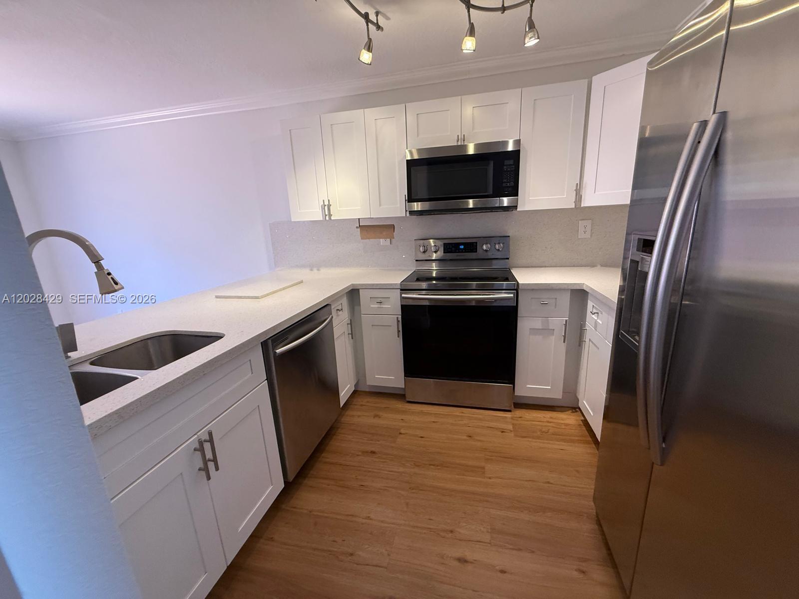 IBIS VILLA AT MIAMI GARDE - Residential