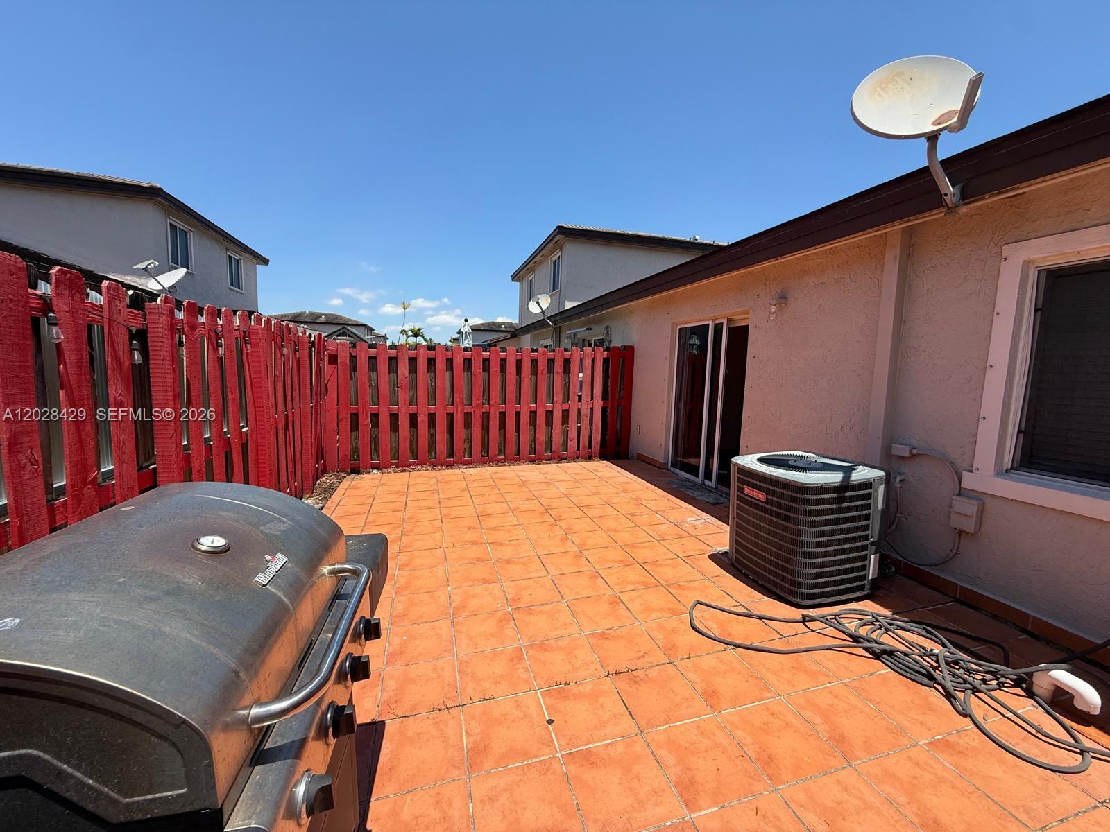 IBIS VILLA AT MIAMI GARDE - Residential