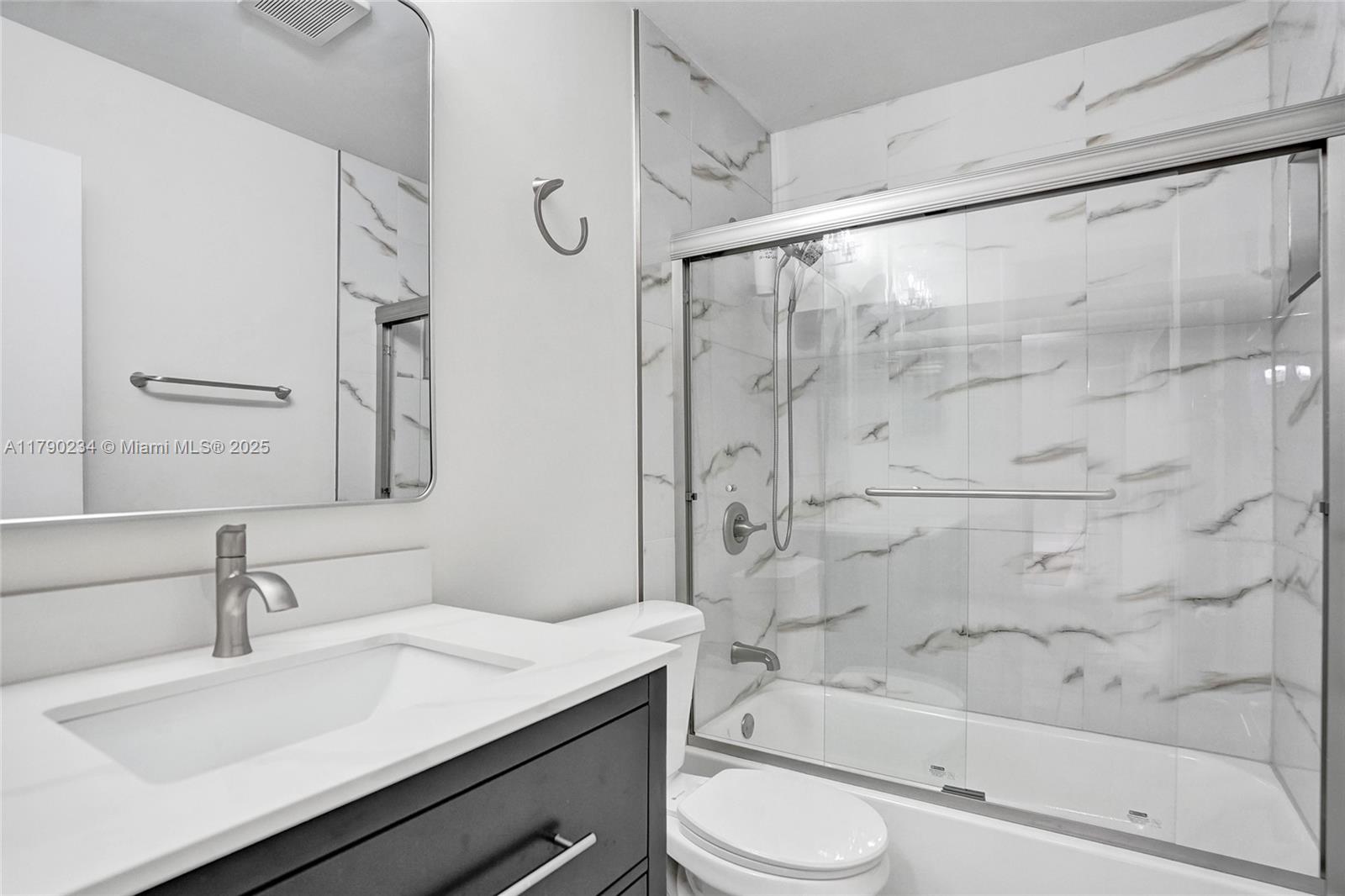BANYAN LAKES - Residential