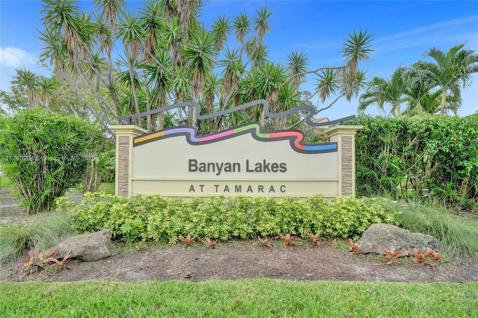 BANYAN LAKES - Residential