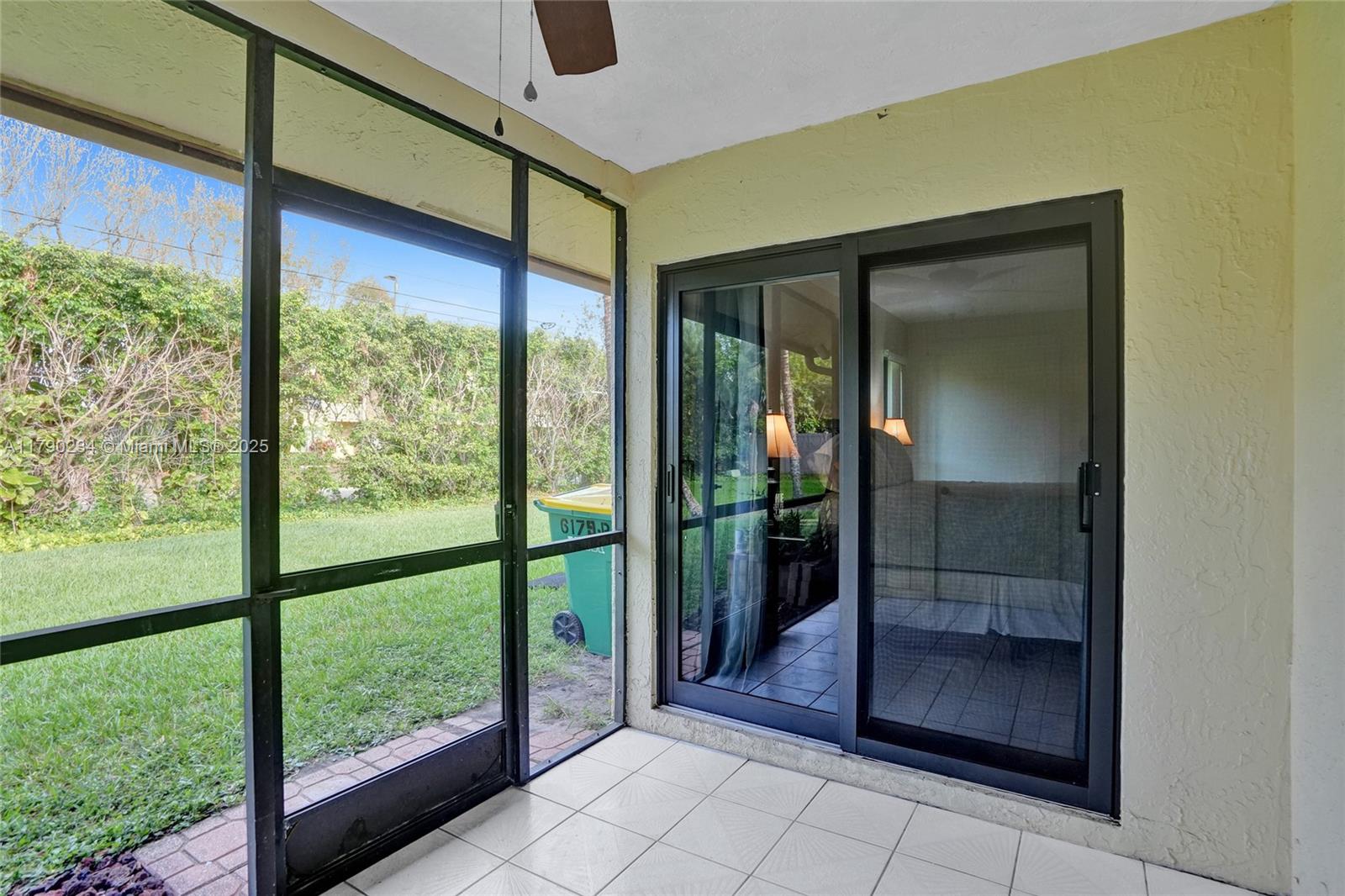 BANYAN LAKES - Residential
