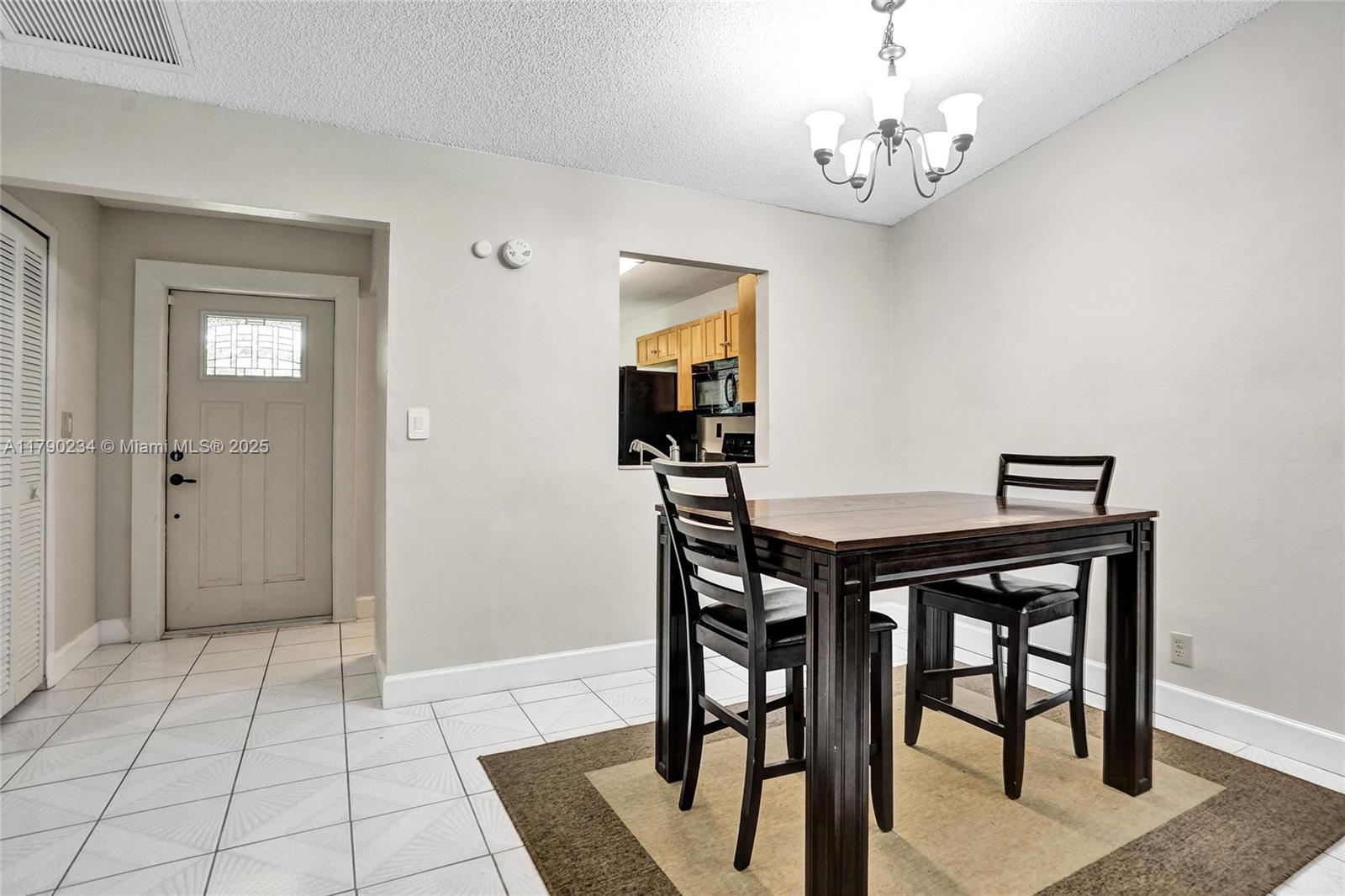 BANYAN LAKES - Residential
