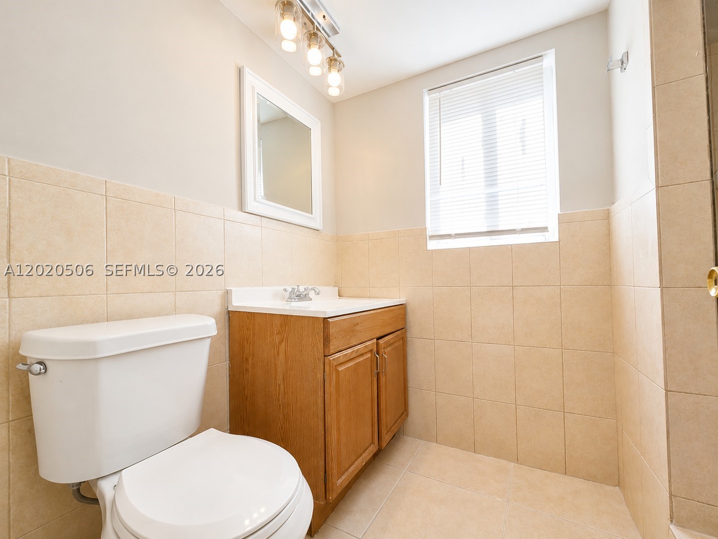 THE WHITE HOUSE CONDO - Residential