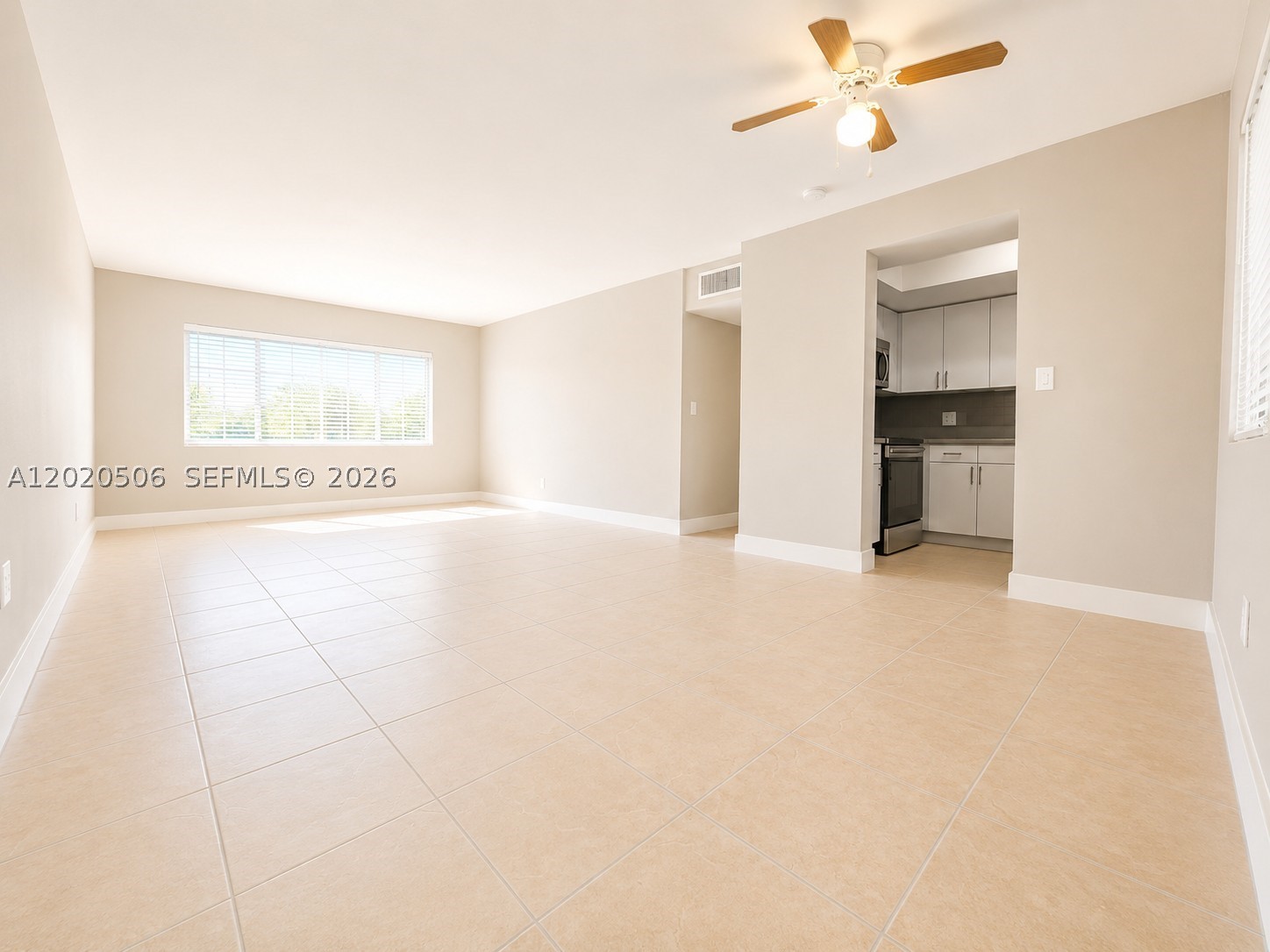 THE WHITE HOUSE CONDO - Residential