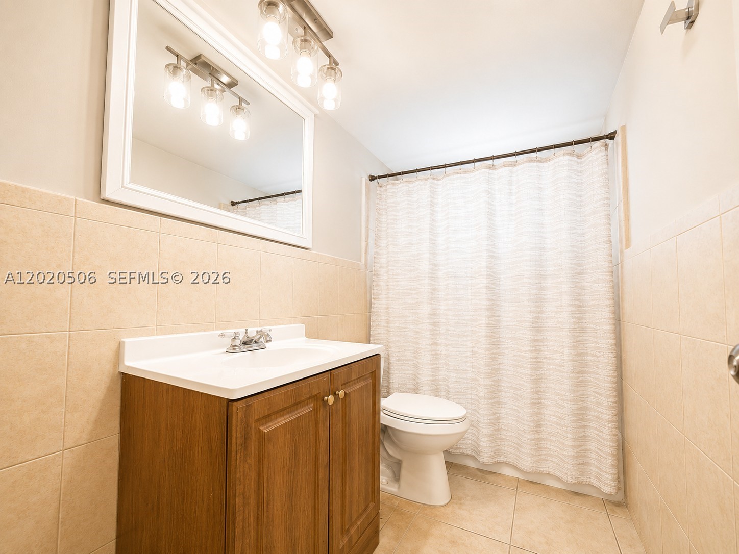 THE WHITE HOUSE CONDO - Residential