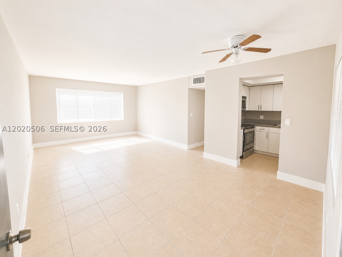 THE WHITE HOUSE CONDO - Residential