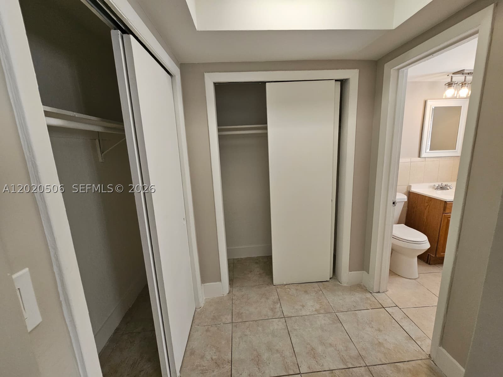 THE WHITE HOUSE CONDO - Residential