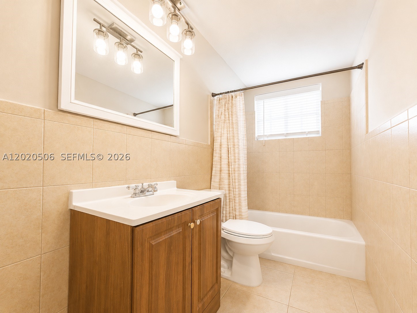 THE WHITE HOUSE CONDO - Residential