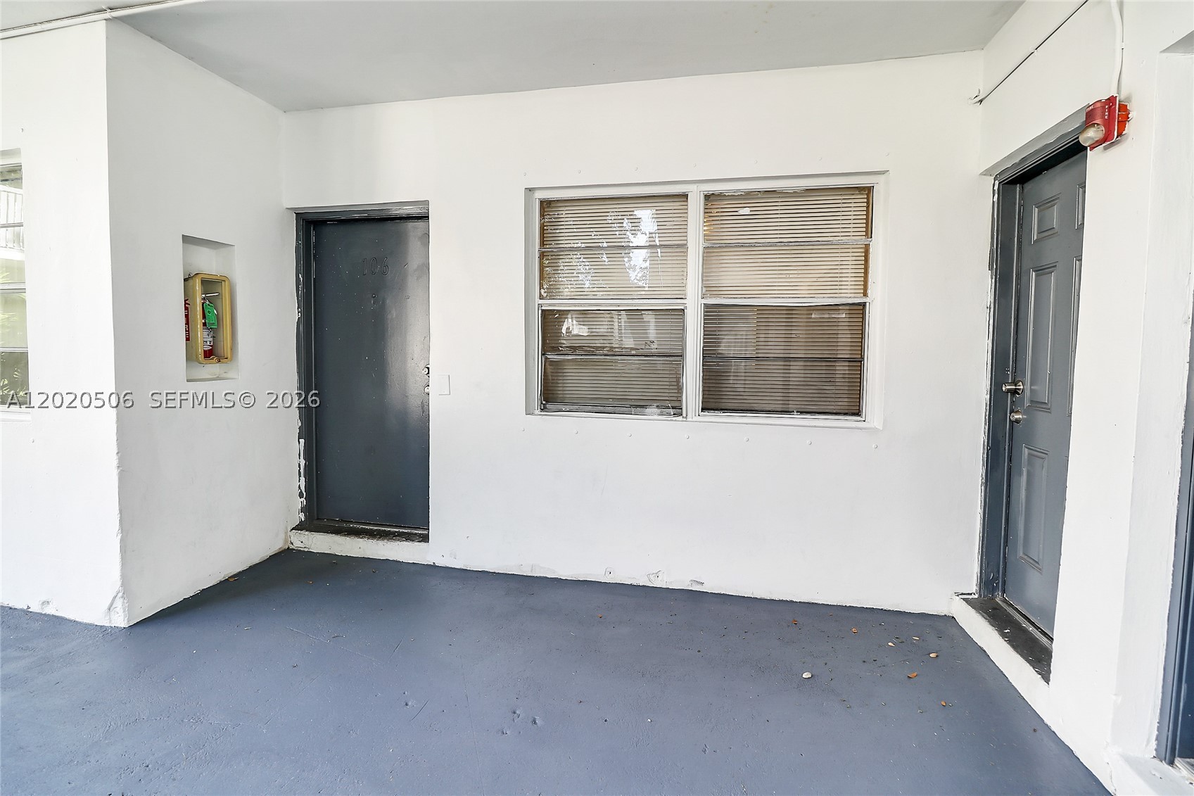 THE WHITE HOUSE CONDO - Residential
