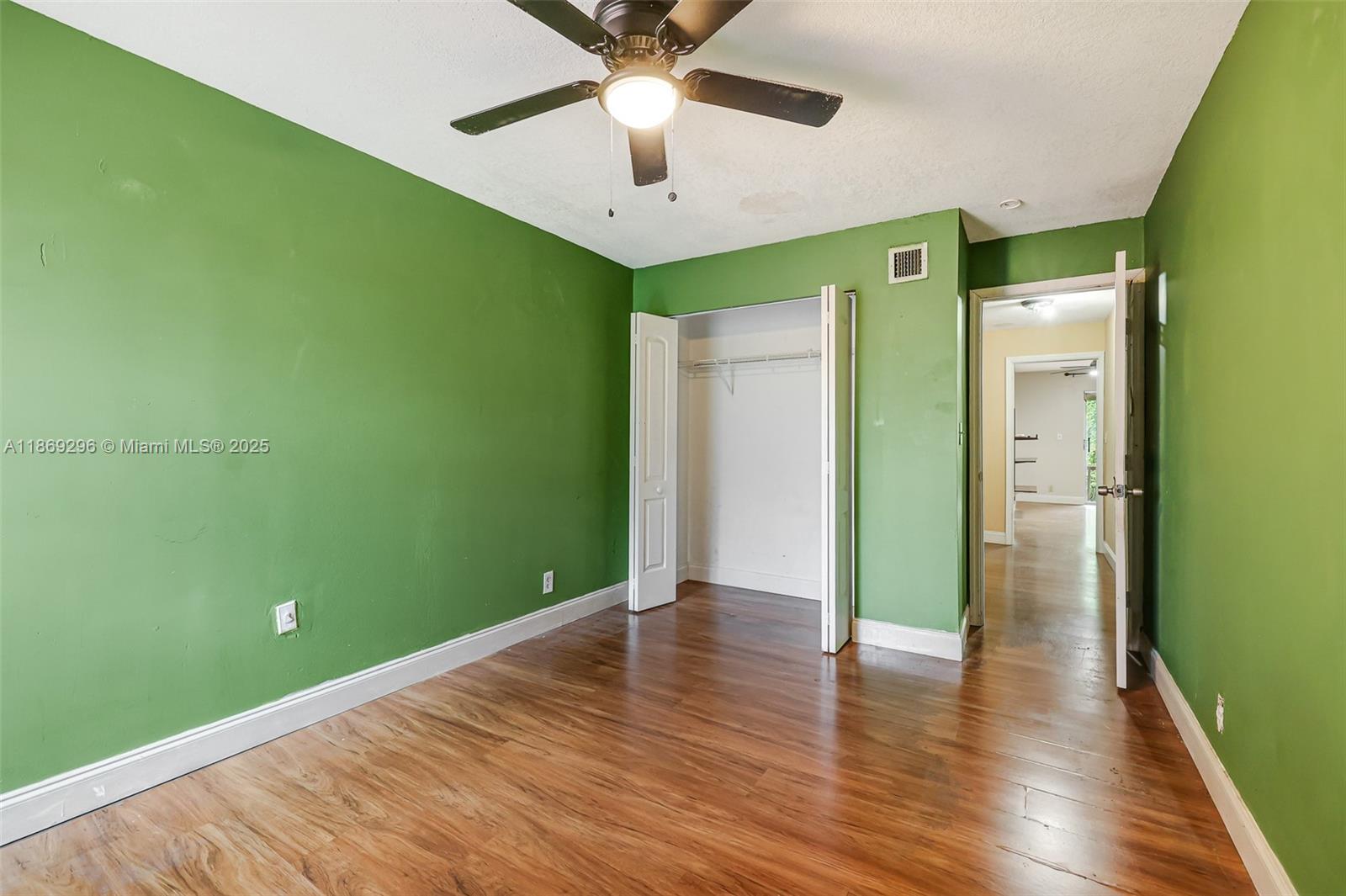 WIMBLEDON TOWNHOUSE I-13 - Residential