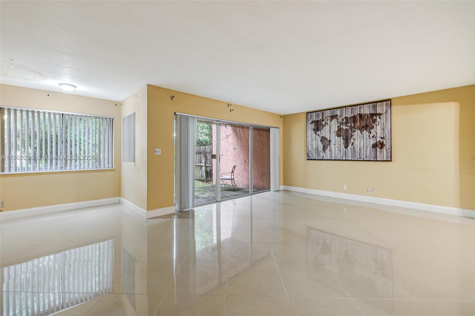 WIMBLEDON TOWNHOUSE I-13 - Residential