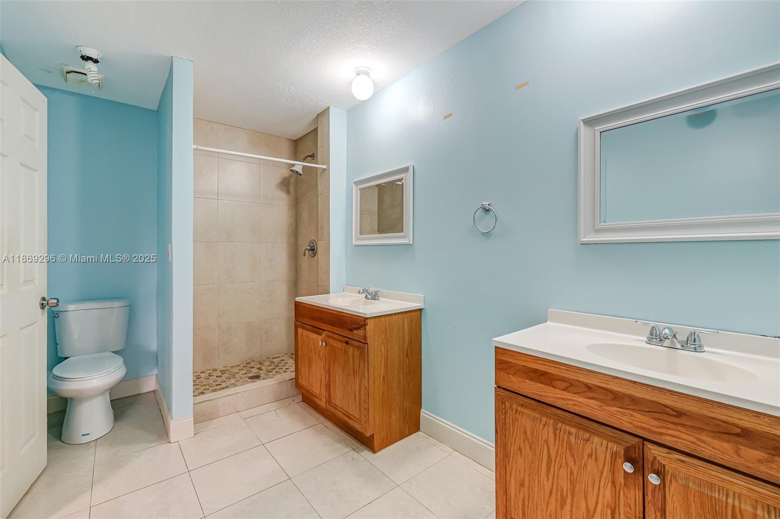WIMBLEDON TOWNHOUSE I-13 - Residential