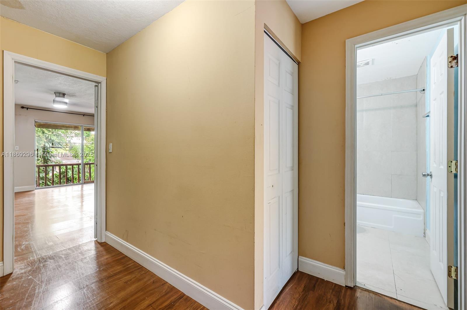 WIMBLEDON TOWNHOUSE I-13 - Residential