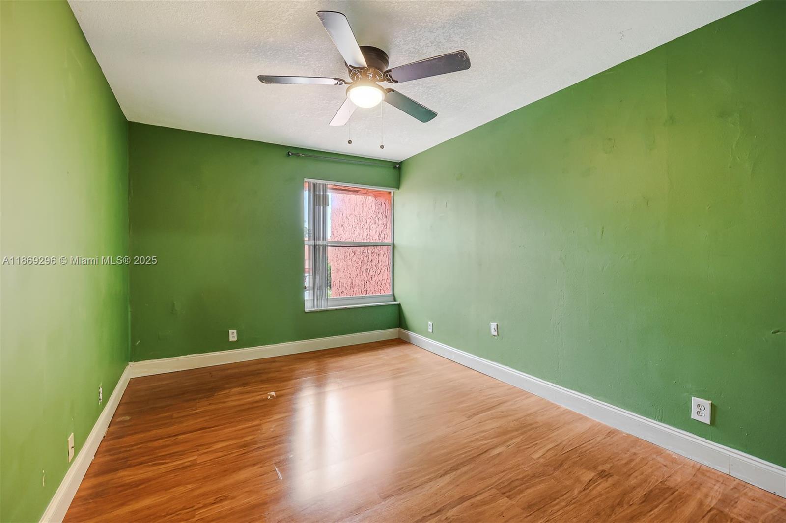 WIMBLEDON TOWNHOUSE I-13 - Residential