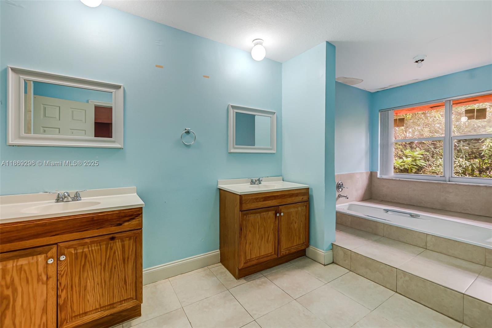WIMBLEDON TOWNHOUSE I-13 - Residential