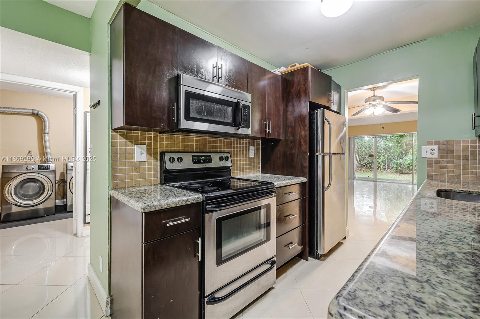 WIMBLEDON TOWNHOUSE I-13 - Residential