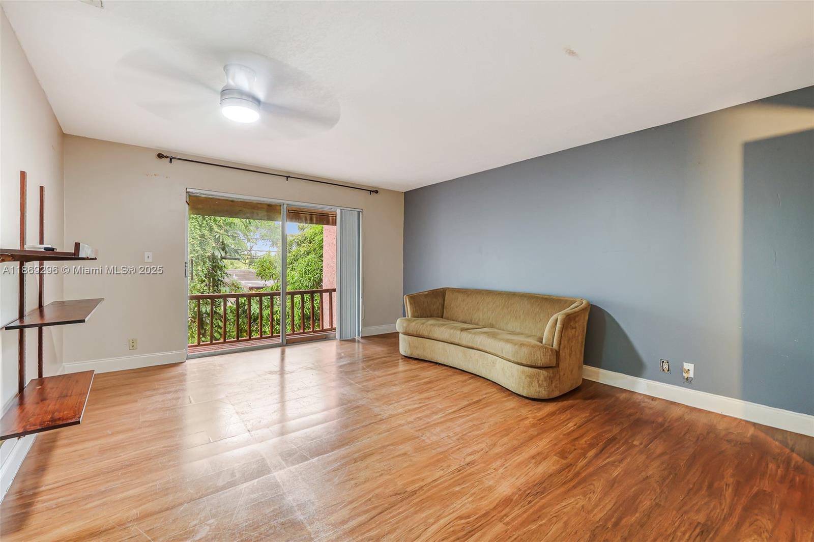 WIMBLEDON TOWNHOUSE I-13 - Residential