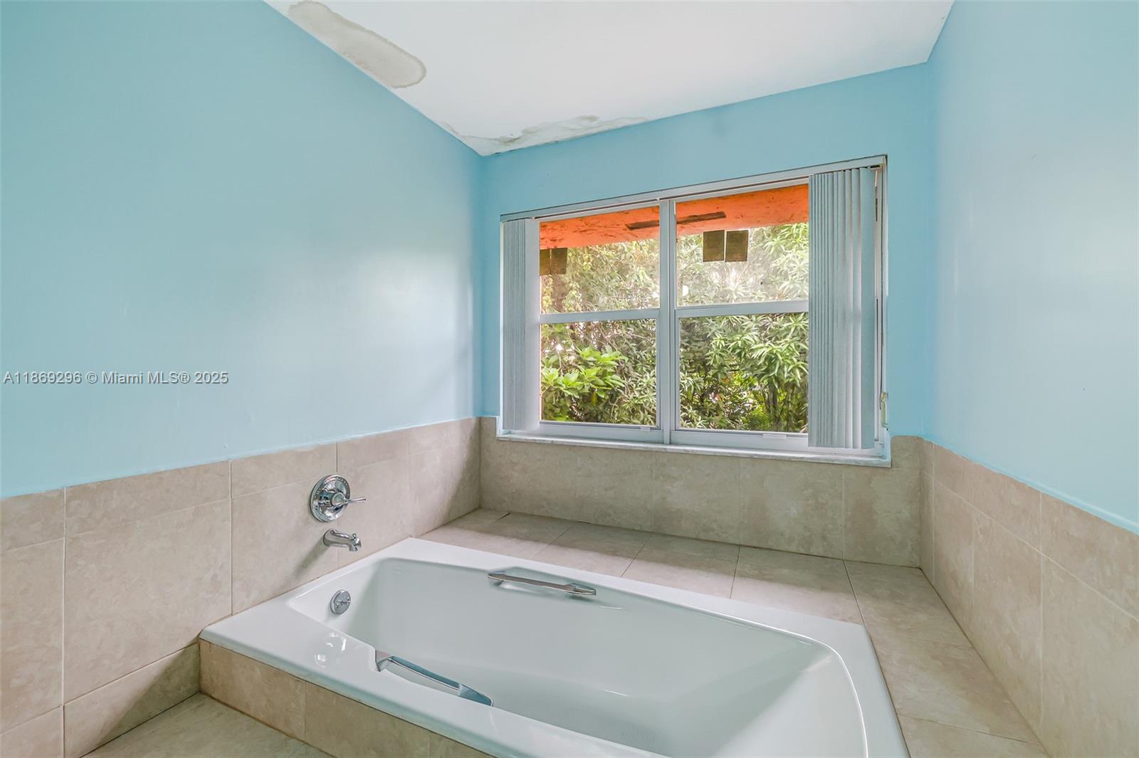 WIMBLEDON TOWNHOUSE I-13 - Residential