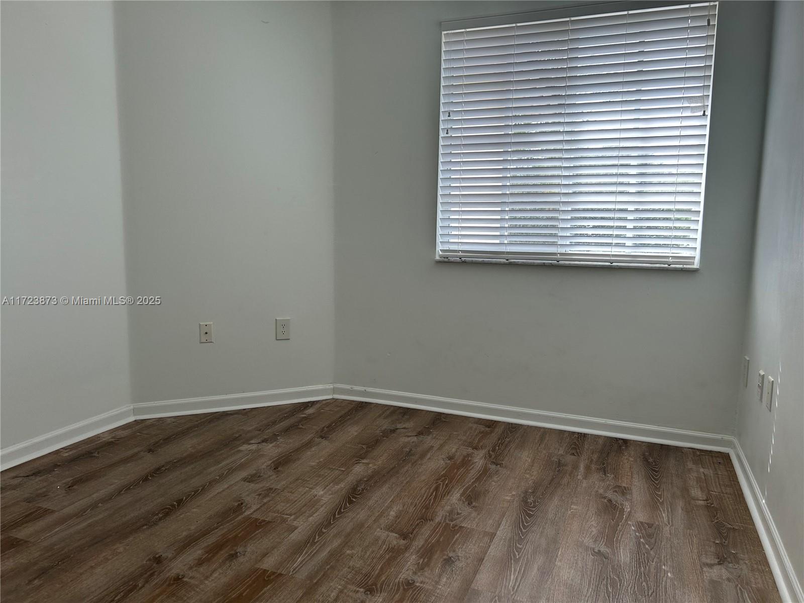 CRYSTAL POINTE - Residential Lease