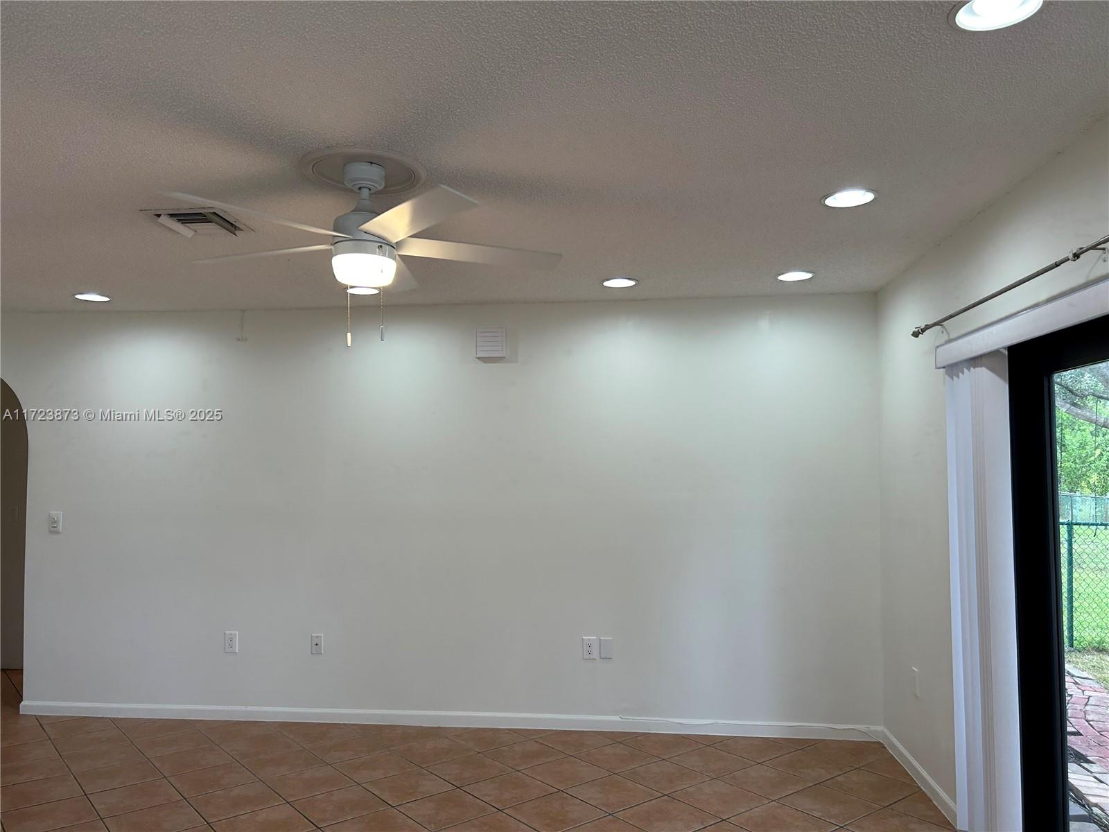 CRYSTAL POINTE - Residential Lease