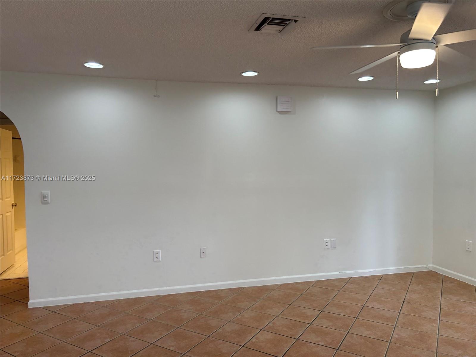 CRYSTAL POINTE - Residential Lease