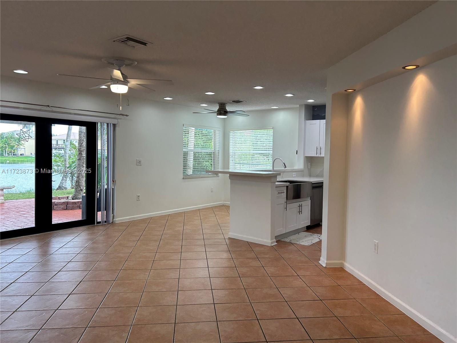 CRYSTAL POINTE - Residential Lease