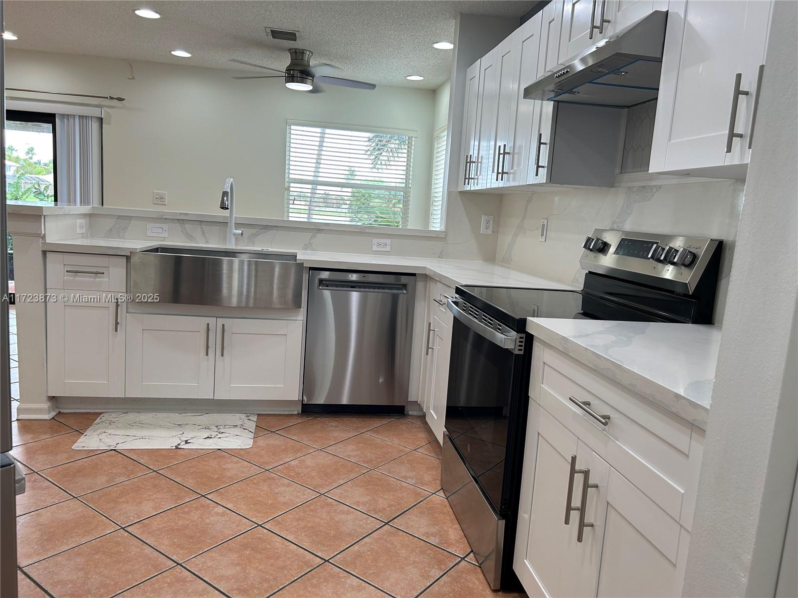 CRYSTAL POINTE - Residential Lease