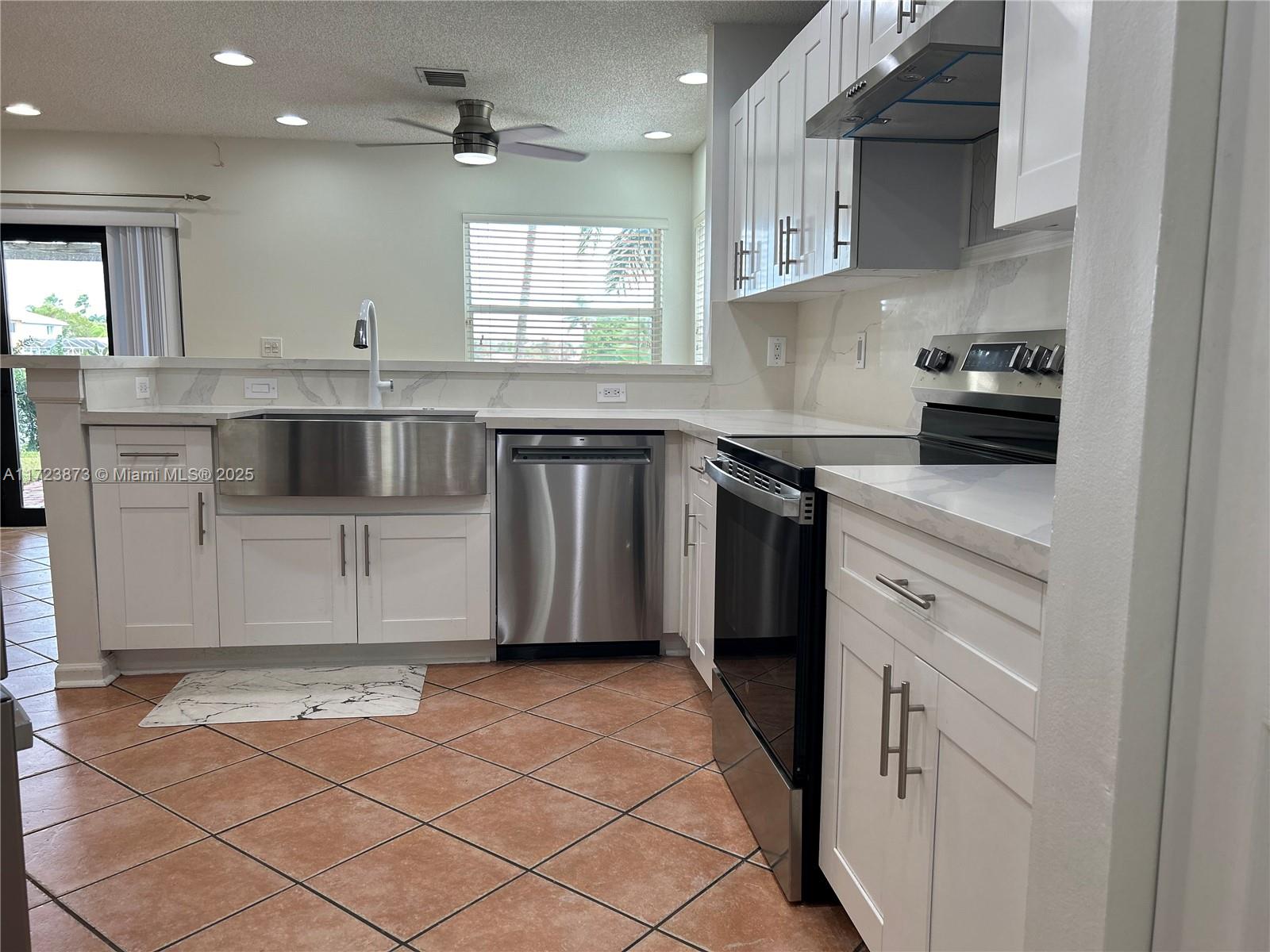 CRYSTAL POINTE - Residential Lease