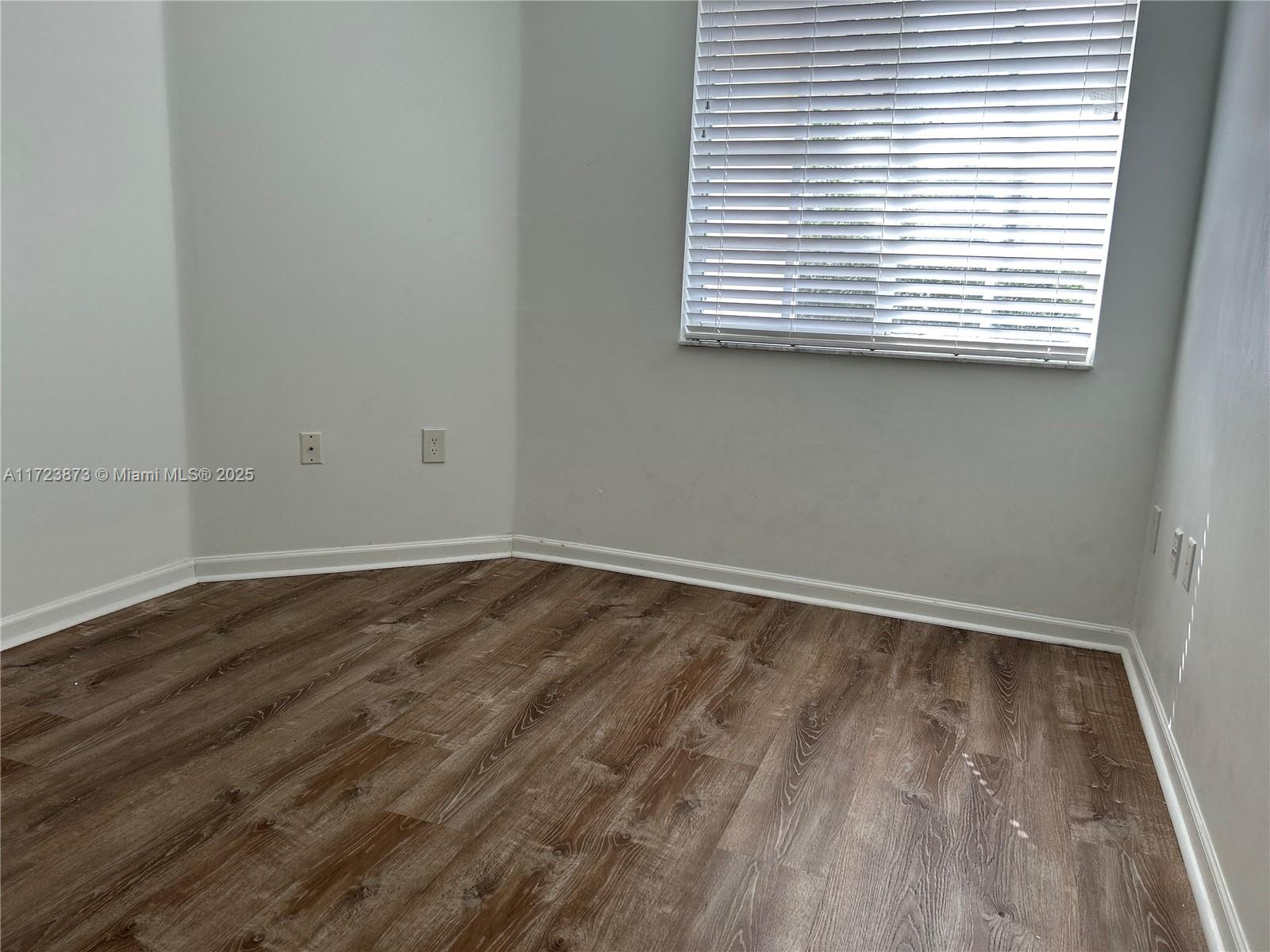 CRYSTAL POINTE - Residential Lease