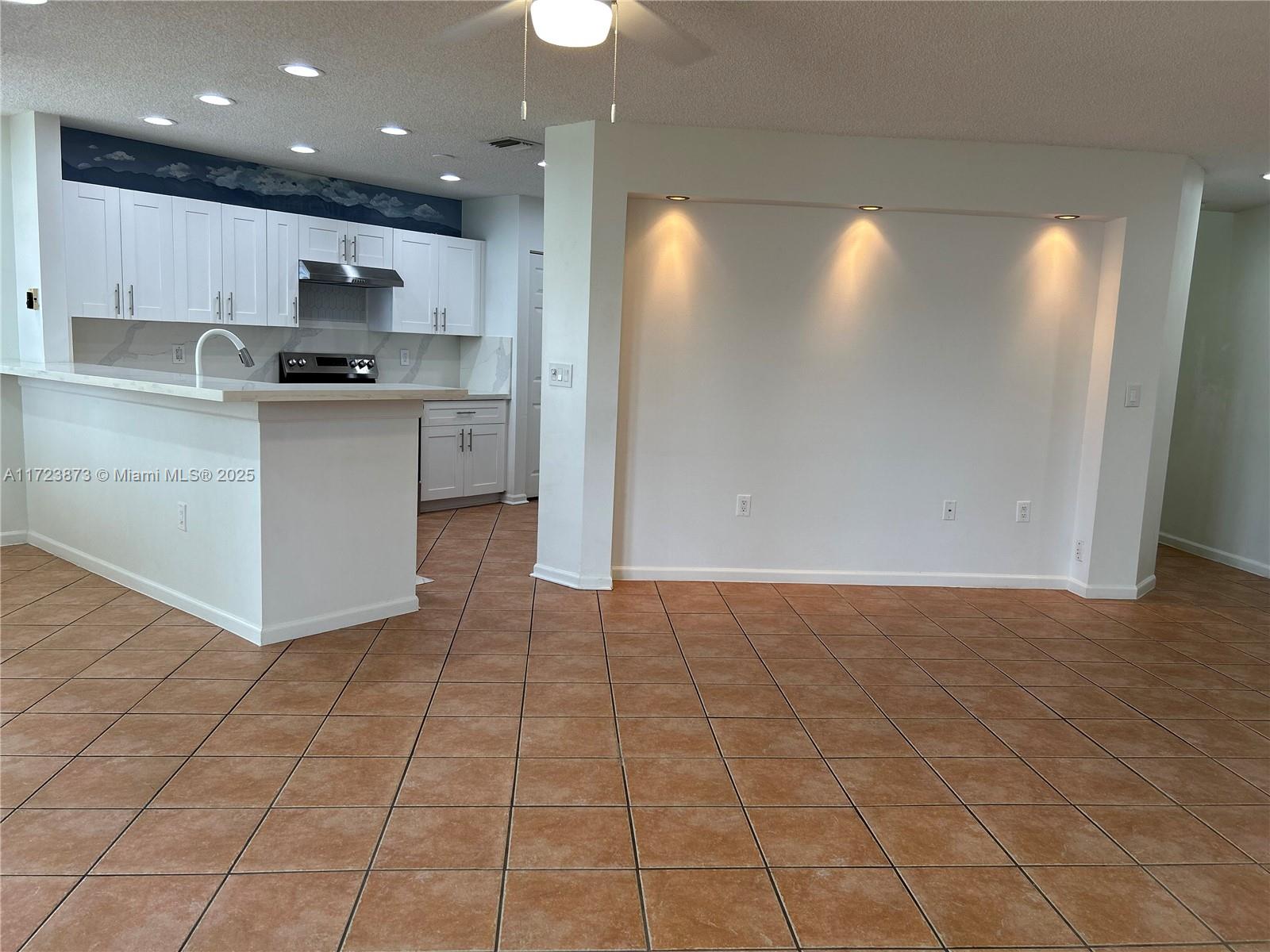 CRYSTAL POINTE - Residential Lease