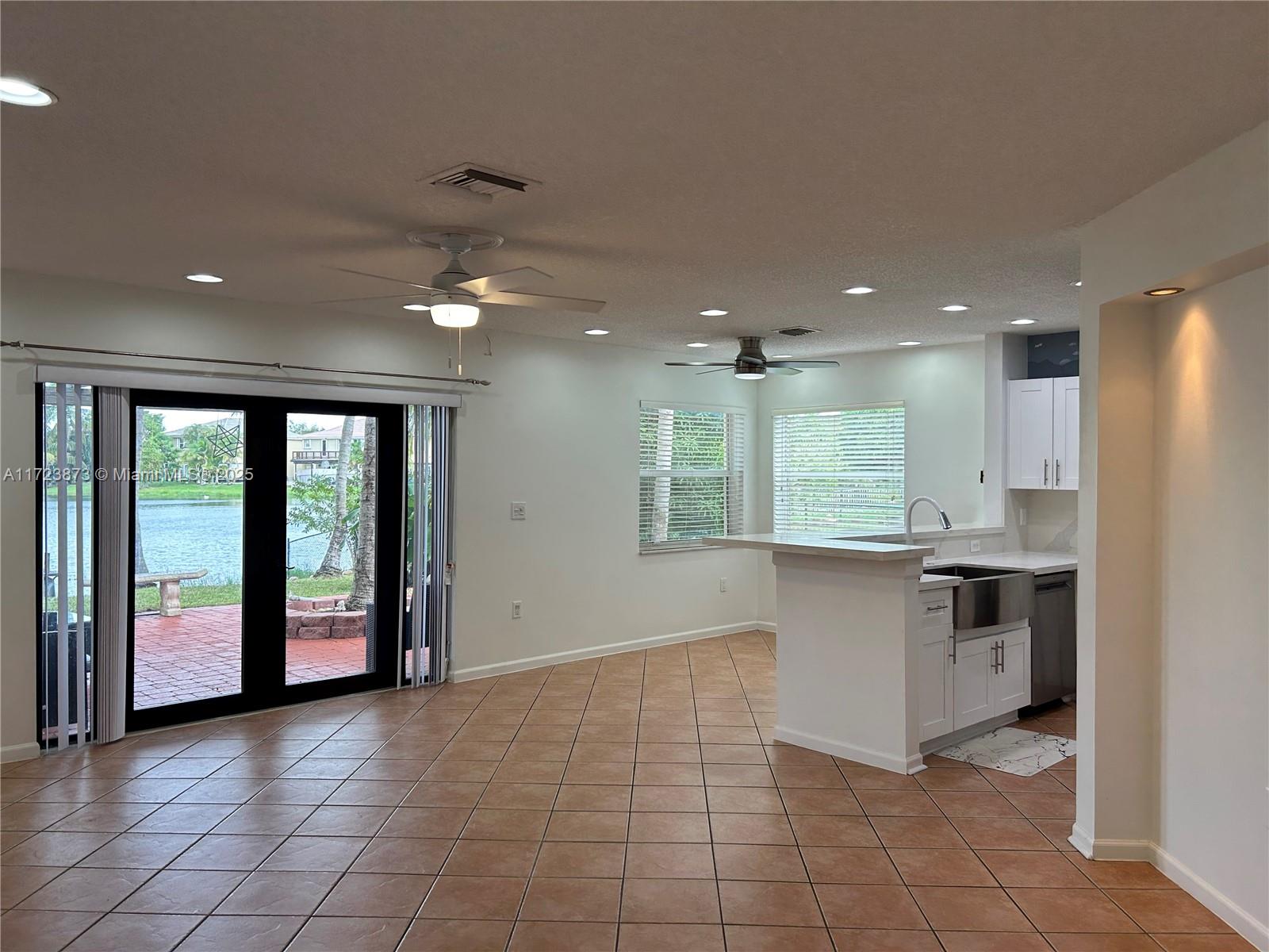 CRYSTAL POINTE - Residential Lease