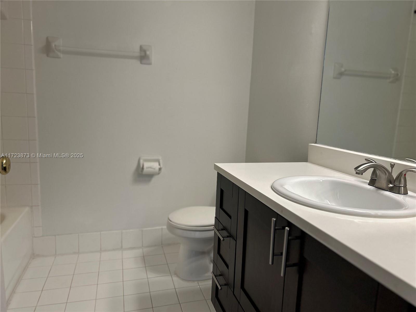 CRYSTAL POINTE - Residential Lease