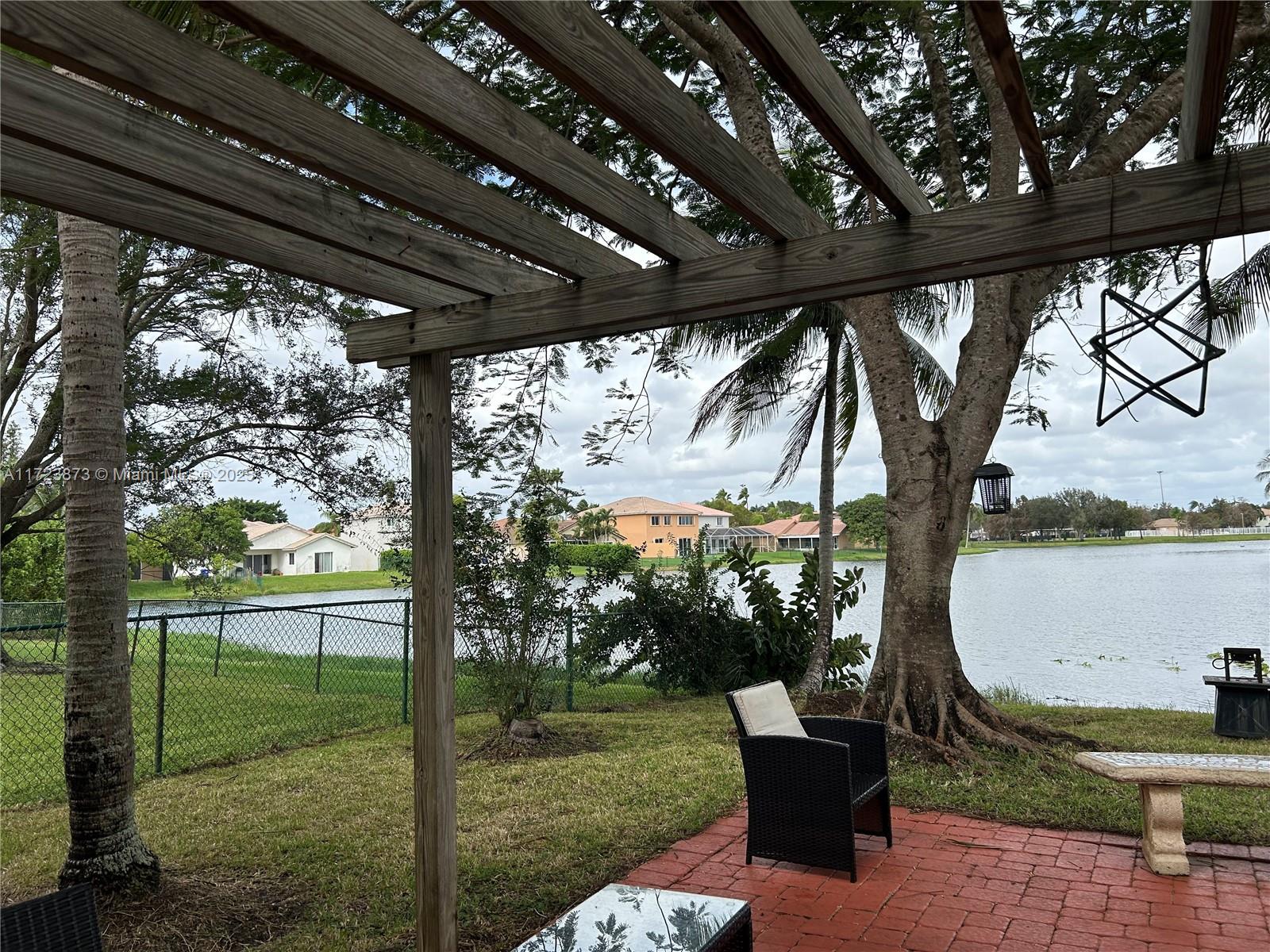 CRYSTAL POINTE - Residential Lease