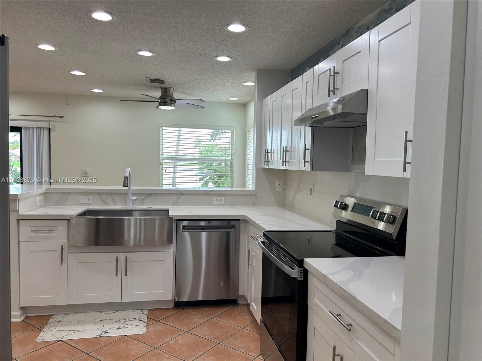 CRYSTAL POINTE - Residential Lease