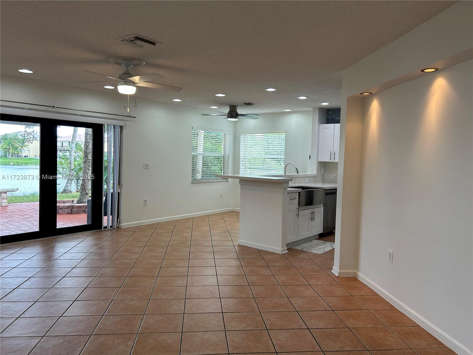 CRYSTAL POINTE - Residential Lease