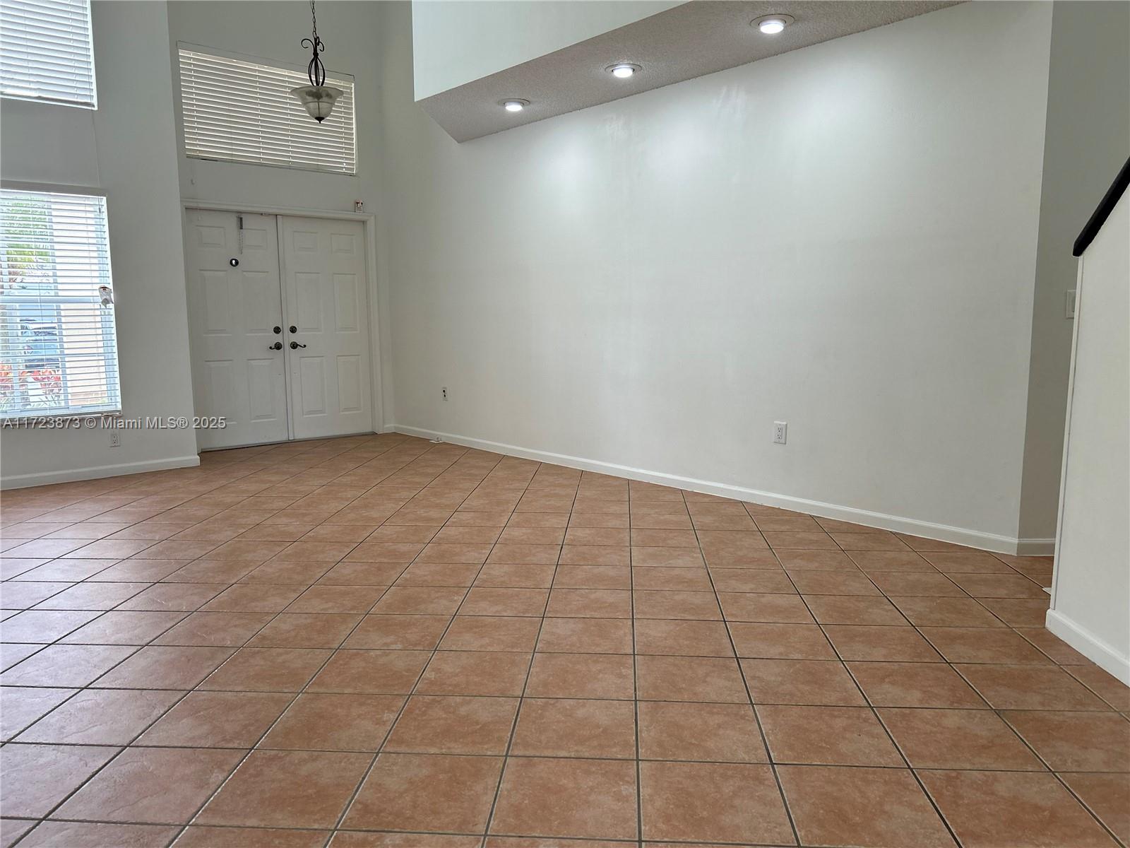 CRYSTAL POINTE - Residential Lease