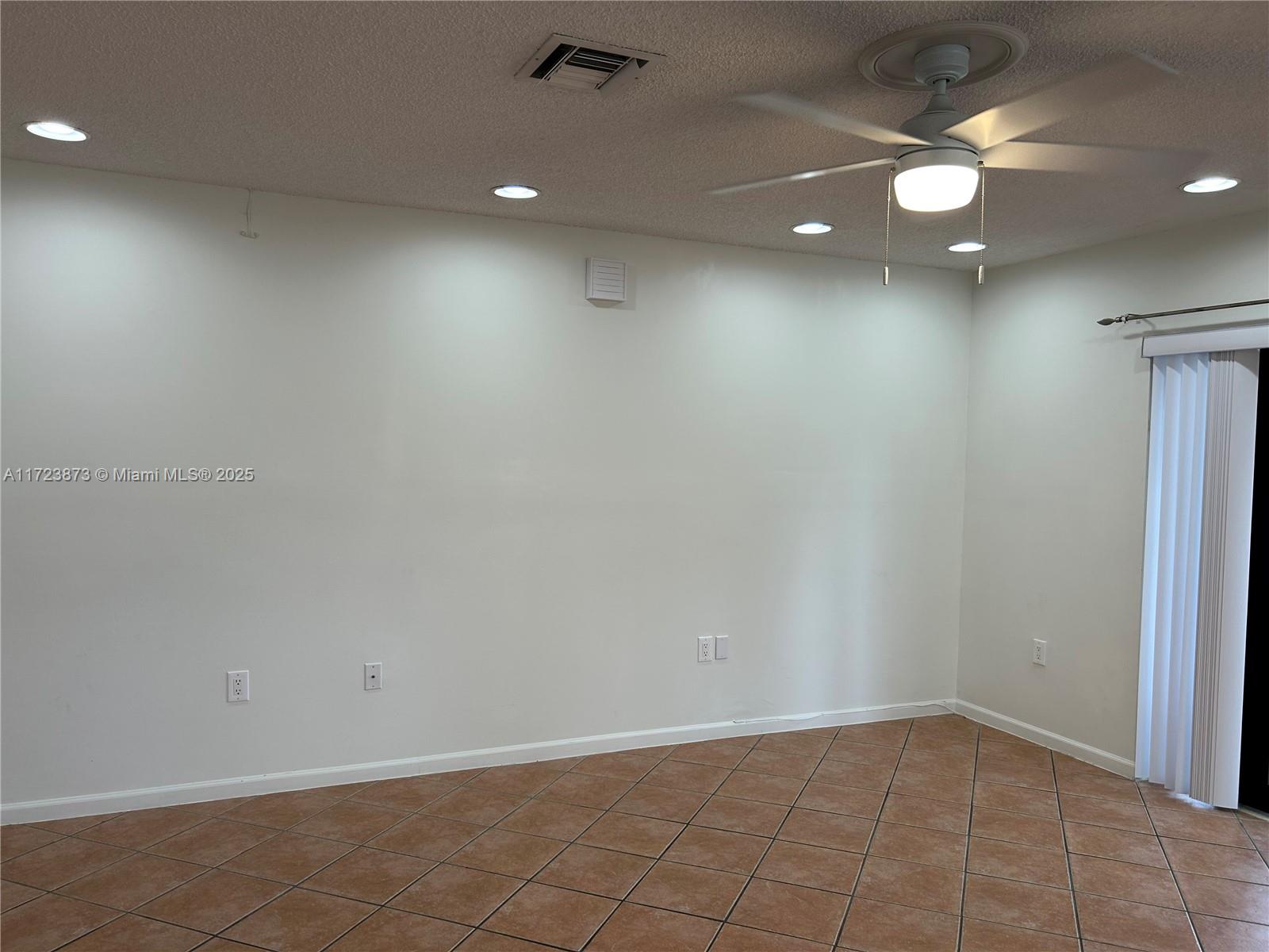 CRYSTAL POINTE - Residential Lease
