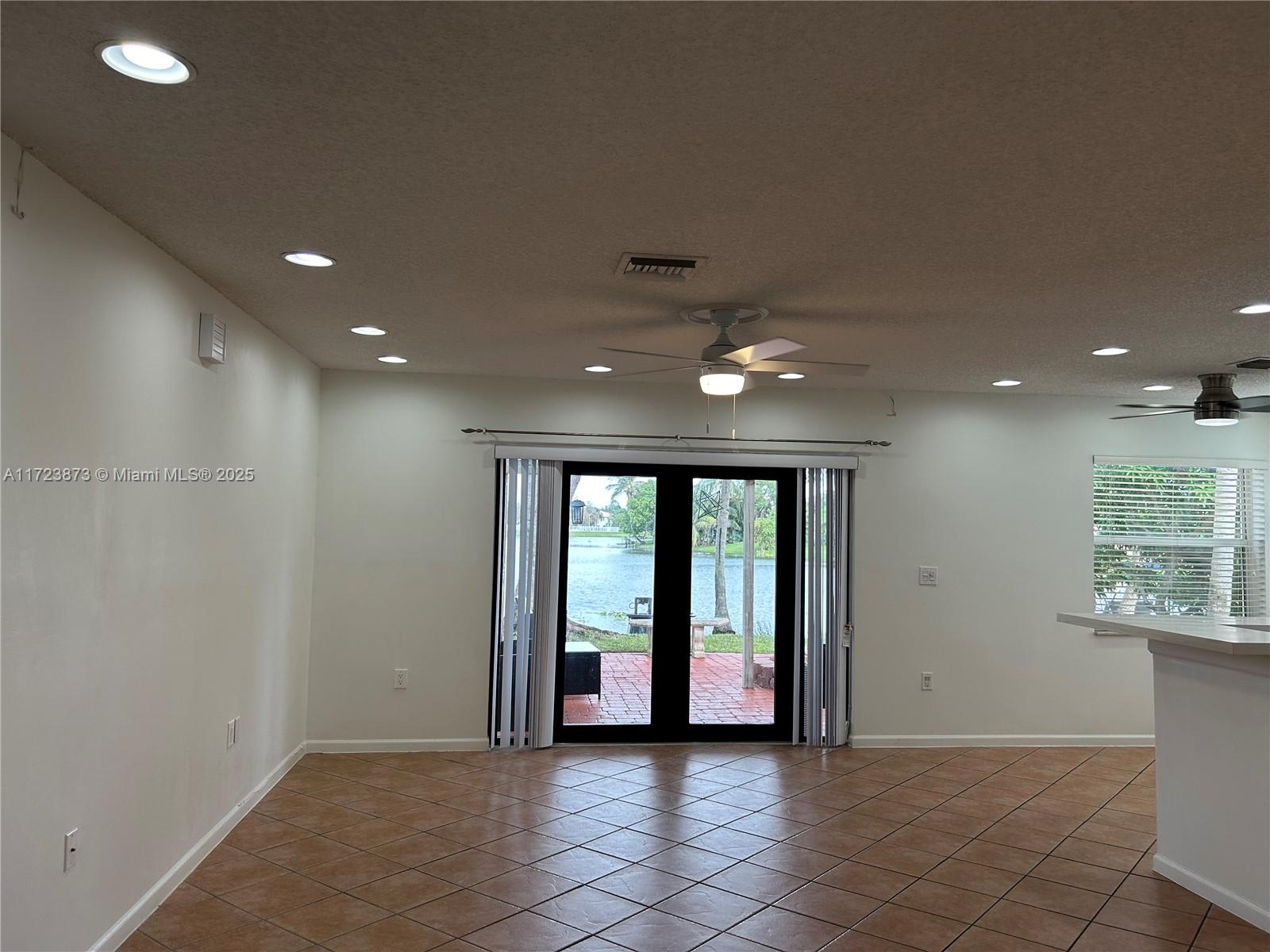 CRYSTAL POINTE - Residential Lease