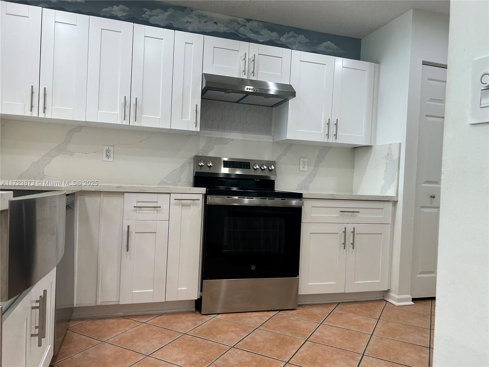 CRYSTAL POINTE - Residential Lease