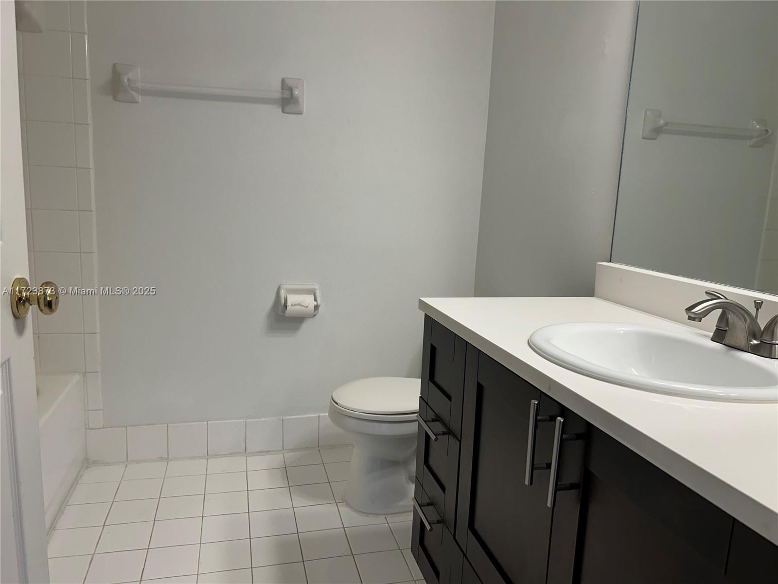 CRYSTAL POINTE - Residential Lease